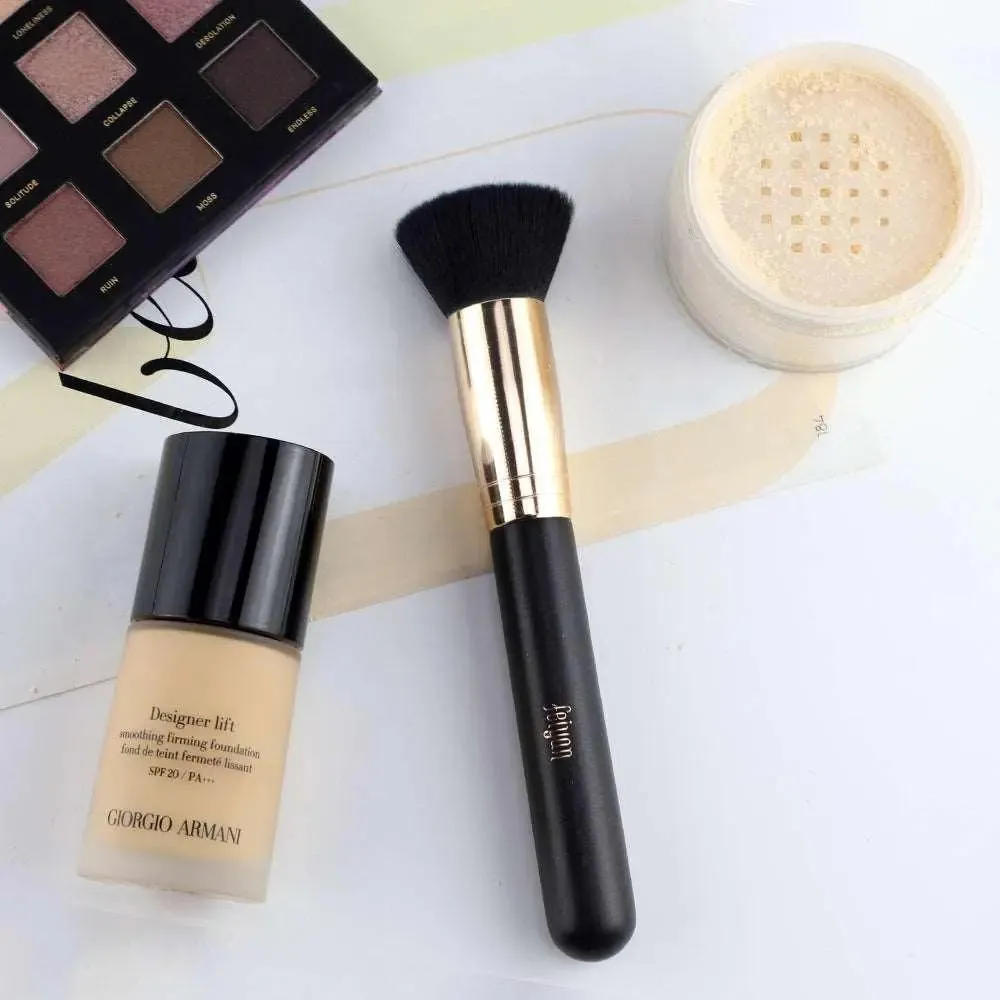 Sleek Liquid Foundation Brush for Flawless Makeup Application